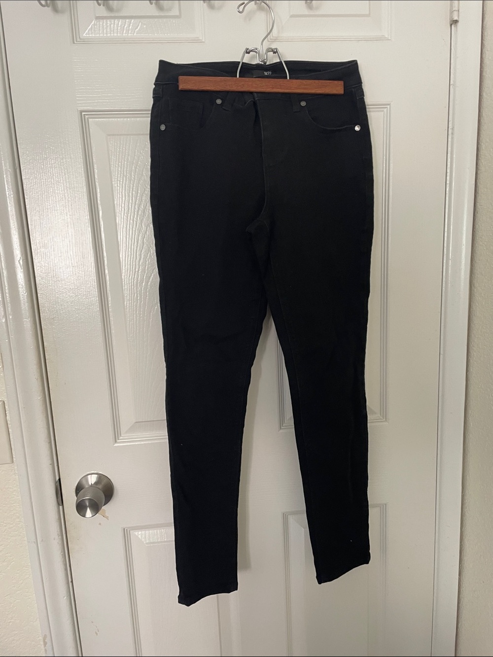 1822 Denim Women's Skinny Jeans - Black